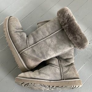 UGGS
